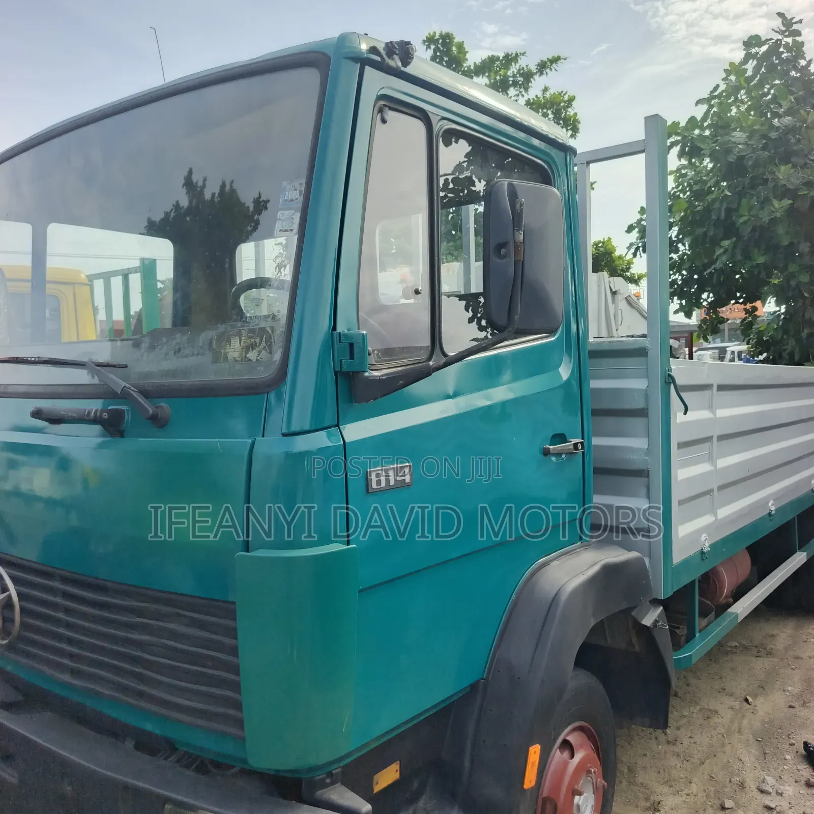 Mercedes Benz 814 Pickup Tokunbo With Custom Paper Nothing to Fix