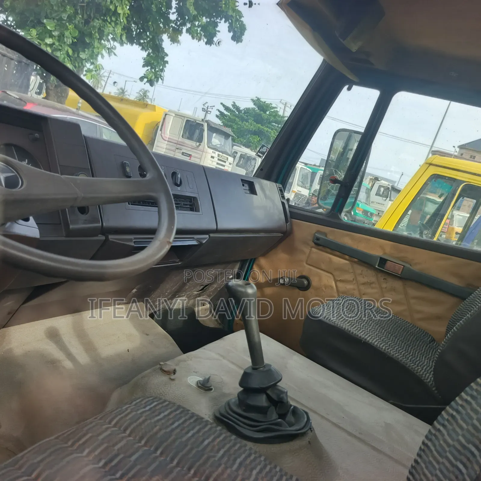 Mercedes Benz 814 Pickup Tokunbo With Custom Paper Nothing to Fix