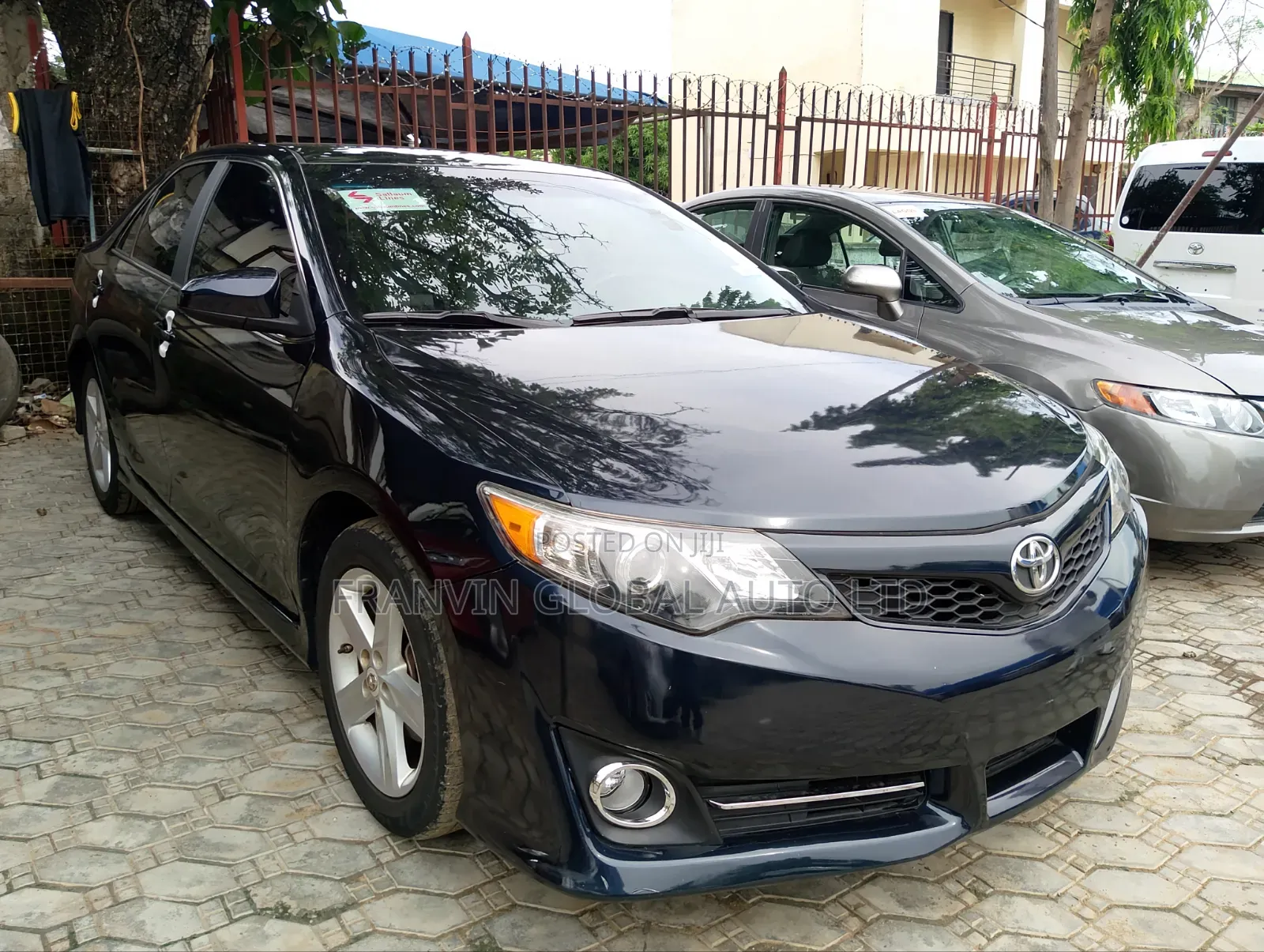 Toyota Camry SE 4dr Sedan (2.5L 4cyl 6A) 2013 Blue