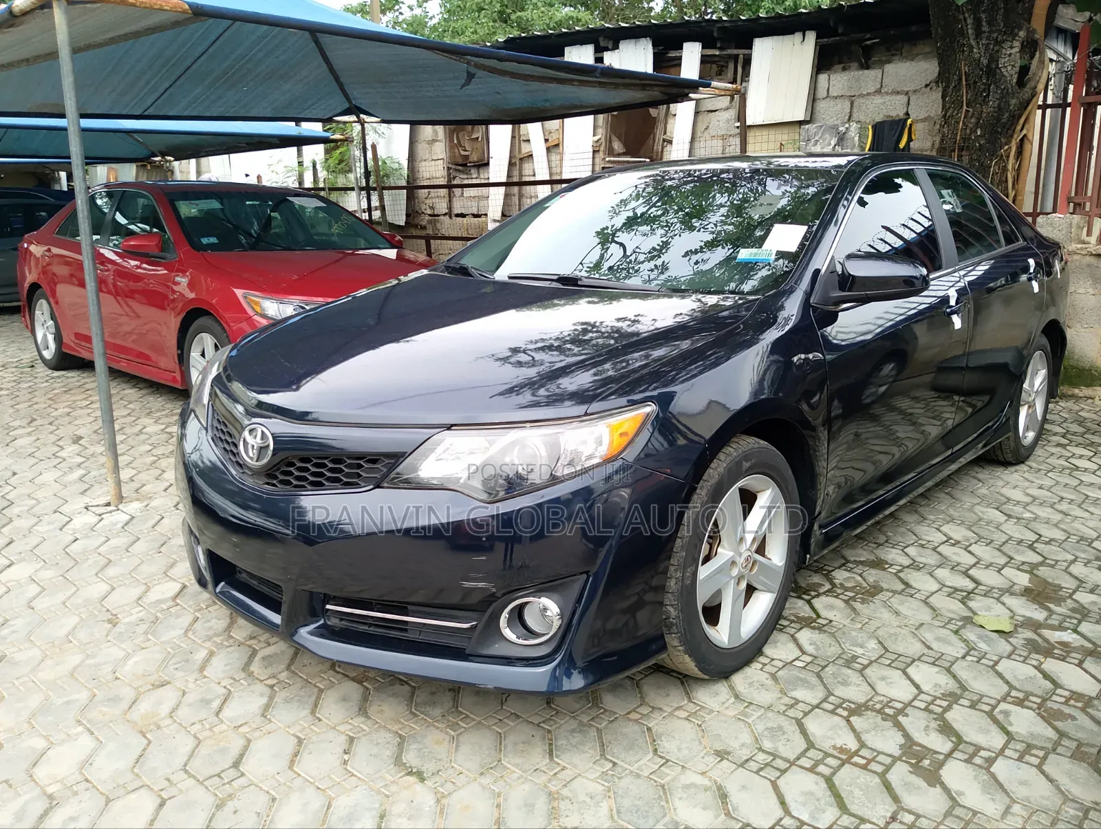 Toyota Camry SE 4dr Sedan (2.5L 4cyl 6A) 2013 Blue