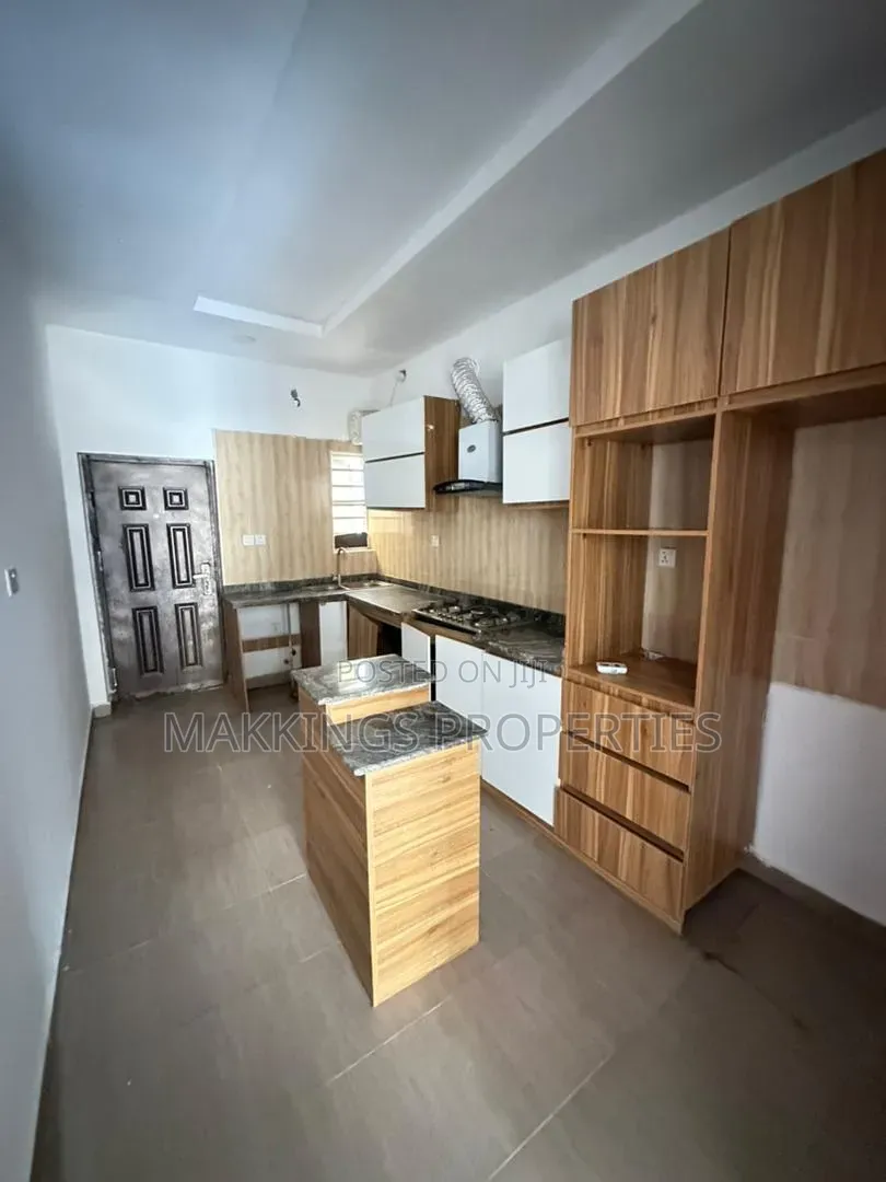 4bdrm Duplex in Ikota for rent