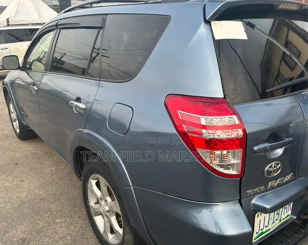 Toyota RAV4 Limited 2009 Blue