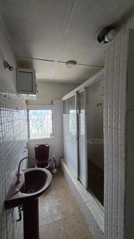5bdrm Bungalow in Kunfejiyin, Agodi for sale