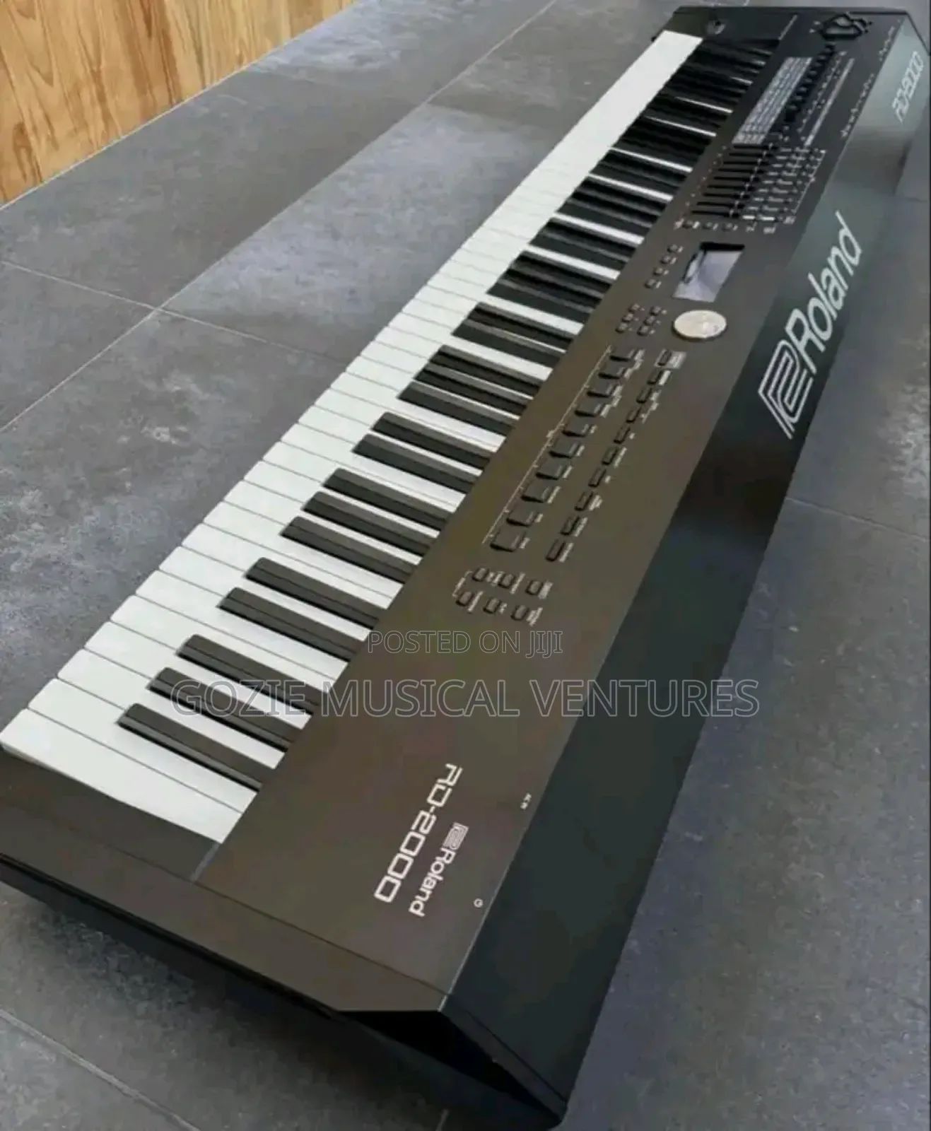 Roland Rd-2000 Stage Piano 88 Key's Synthesizer Workstation