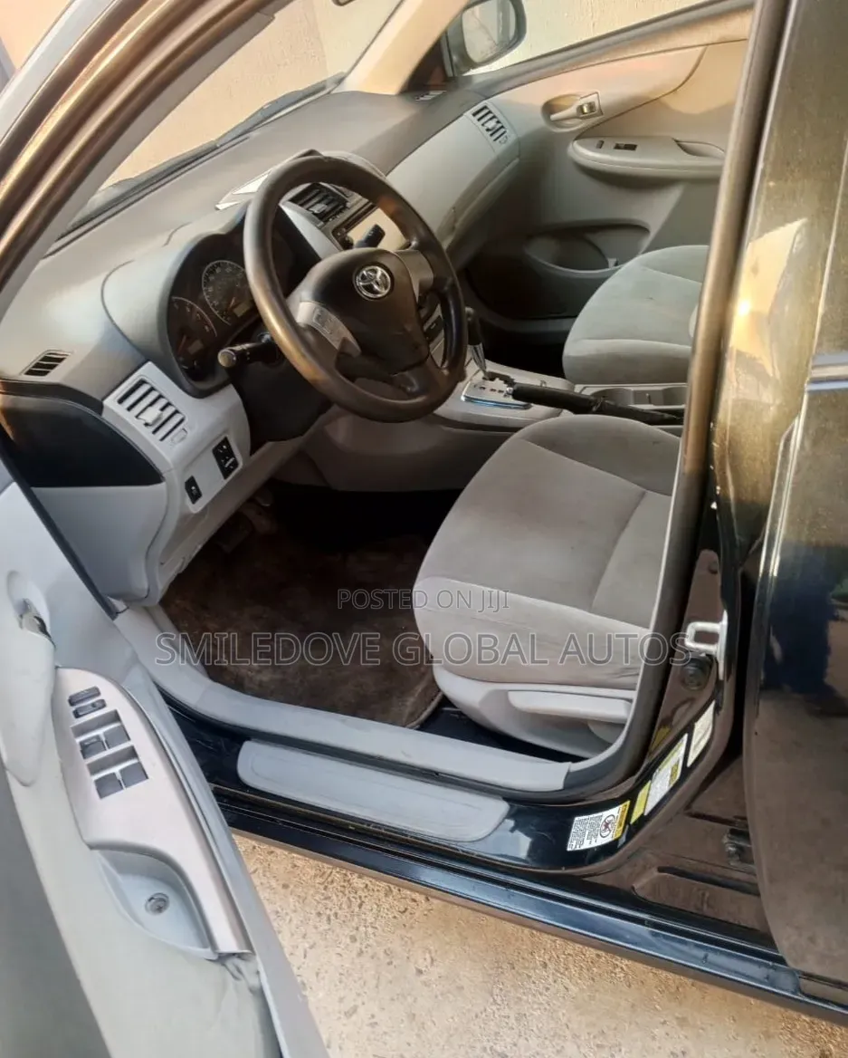 Toyota Corolla 2013 Black