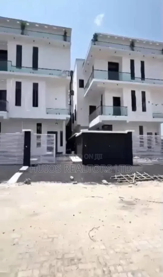 5bdrm Duplex in Sangotedo for sale