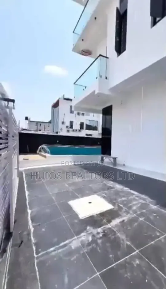 5bdrm Duplex in Sangotedo for sale