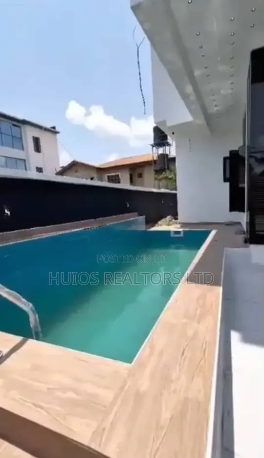 5bdrm Duplex in Sangotedo for sale