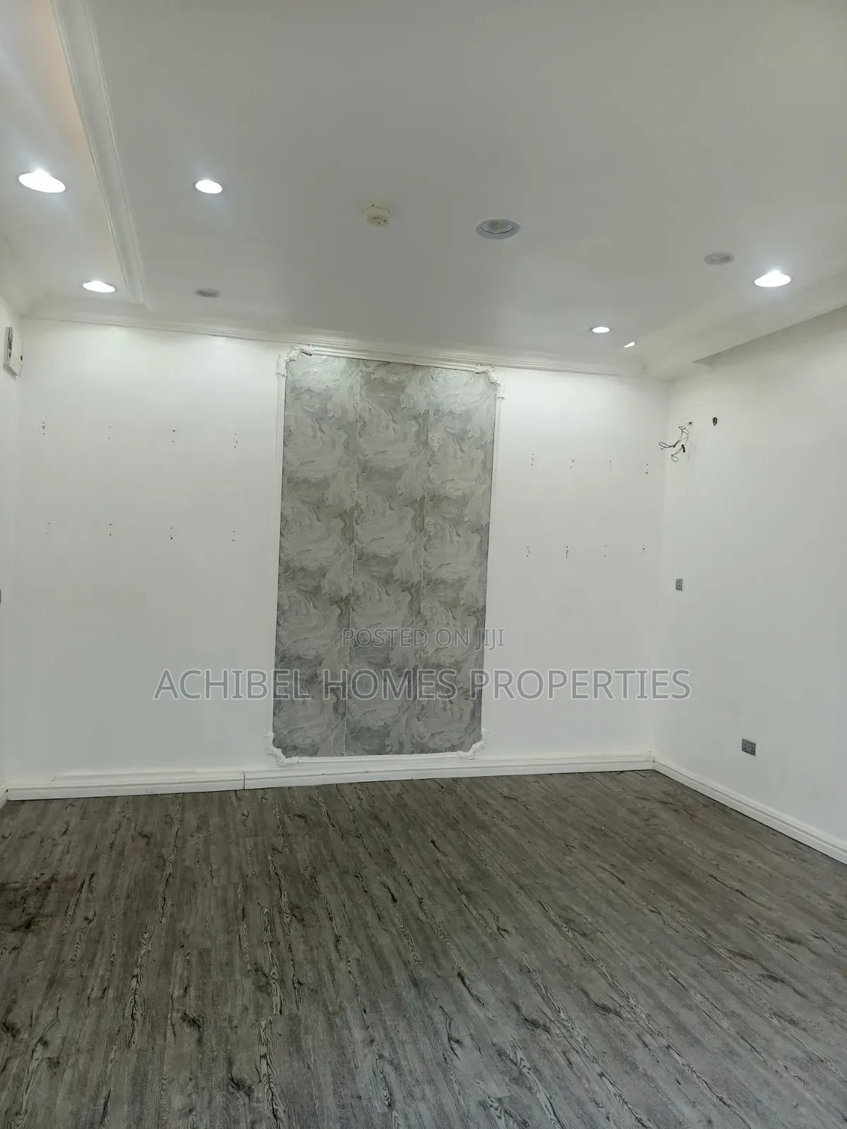 A Shop Space in Lekki Phase 1 for Letting