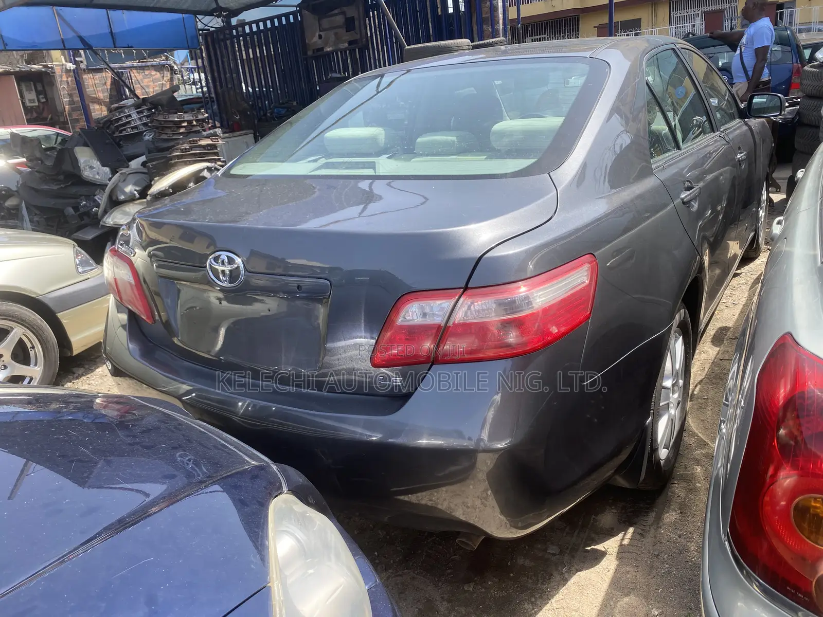 Toyota Camry LE 4dr Sedan (2.4L 4cyl 5A) 2009 Gray