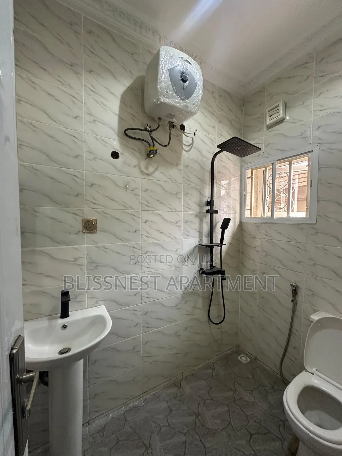 Cozy 2 Bedroom in Airport Road - Snooker, 3 Toilets, Unlimited Wifi
