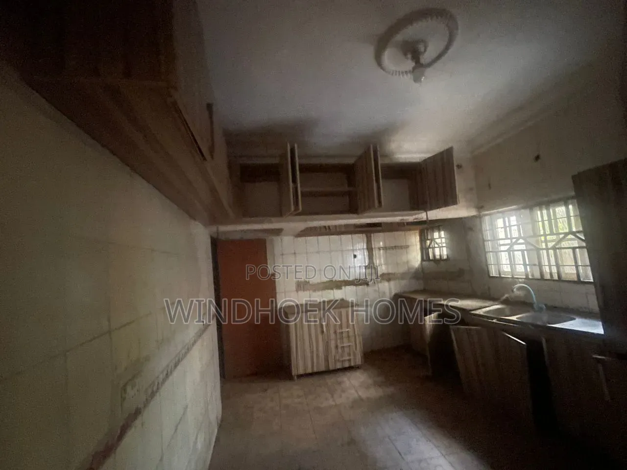 9bdrm House in Durumi for rent