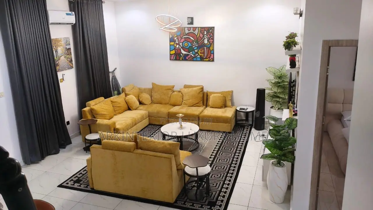Luxurious Masters in a Shared Apartment