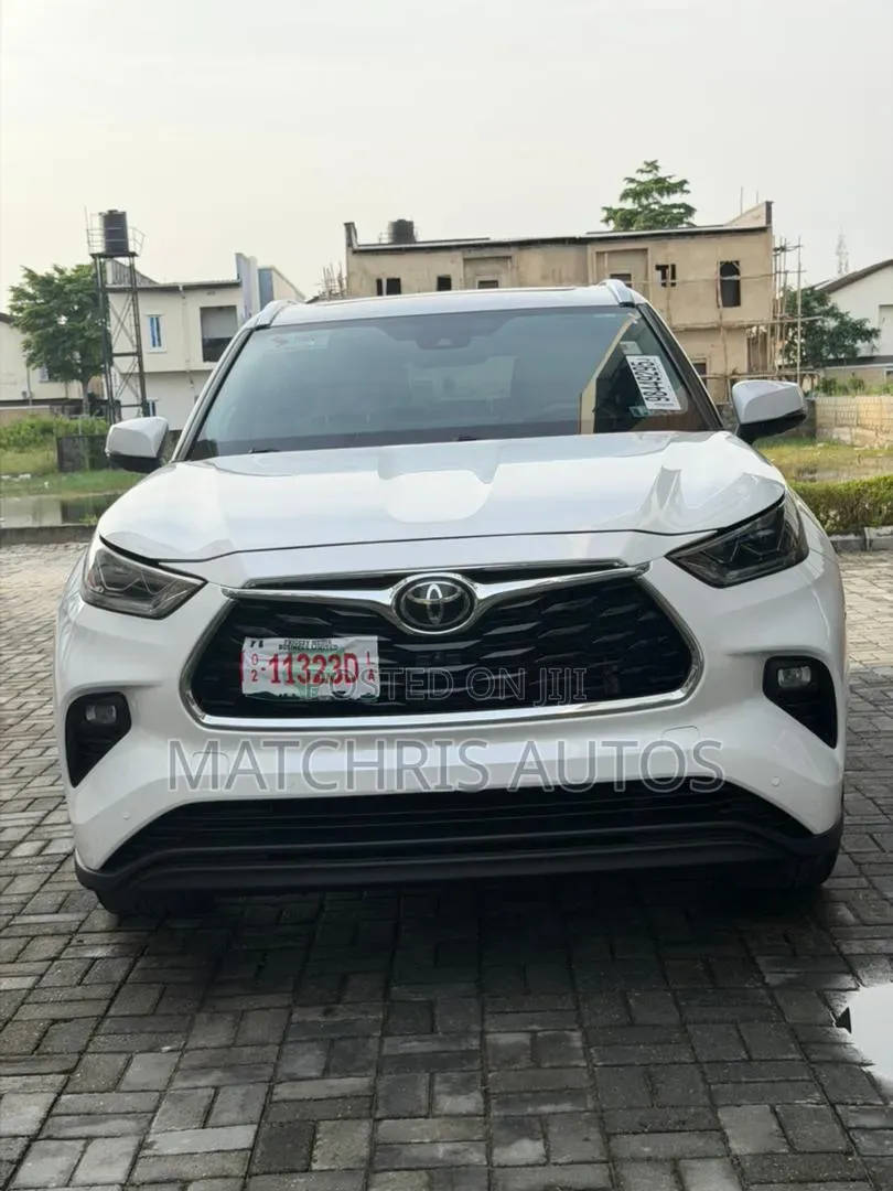 Toyota Highlander Limited 2021 White