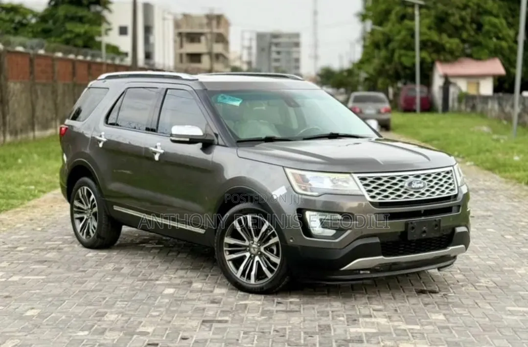 Ford Explorer Platinum 4dr SUV AWD (3.5L 6cyl Turbo 6A) 2016 Gray