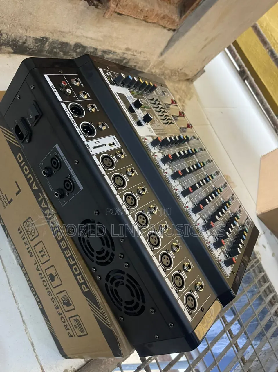 8 Channels Powered Mixer With Double Fan