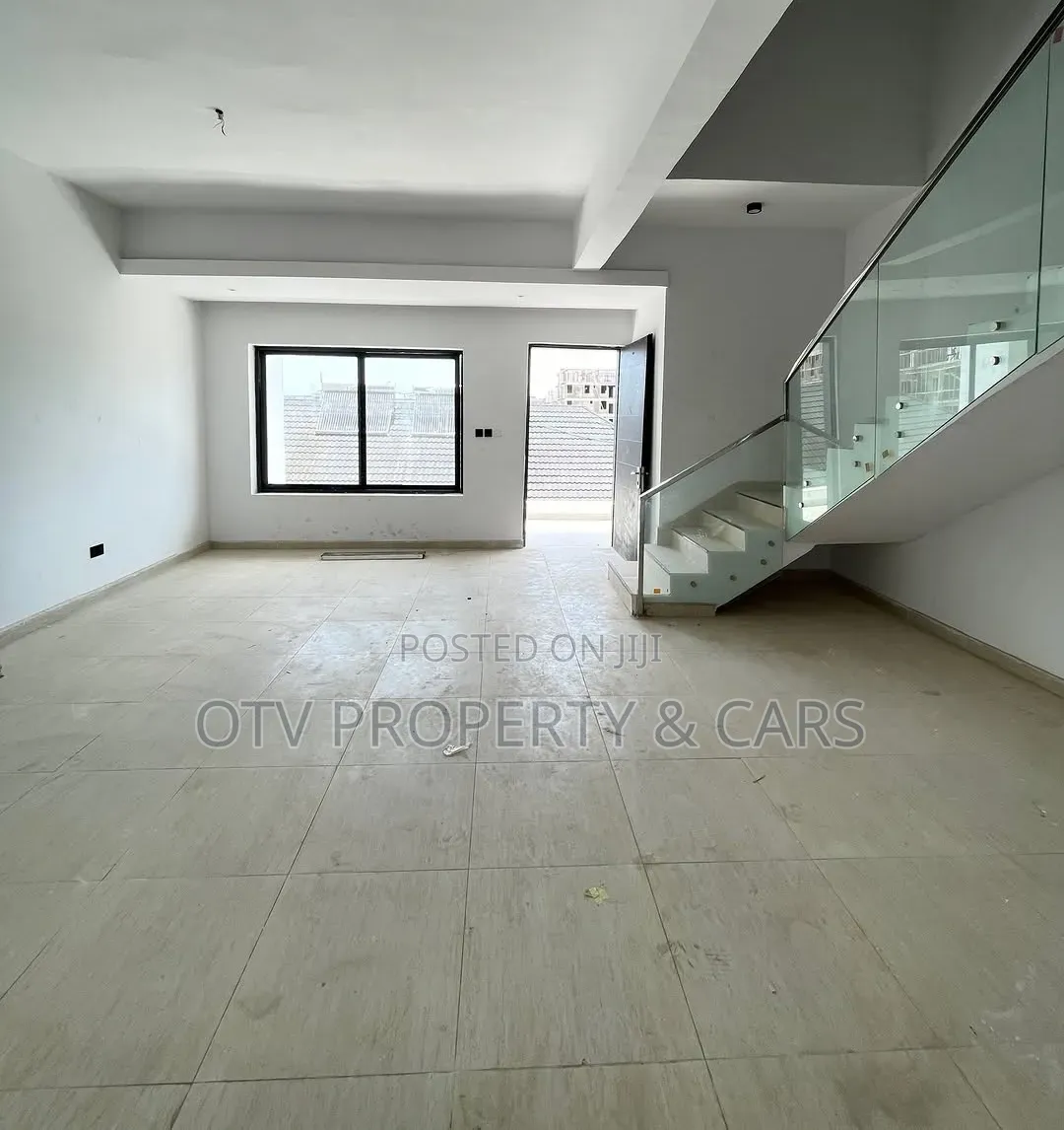 3bdrm Maisonette in Lekki Phase 1 for sale