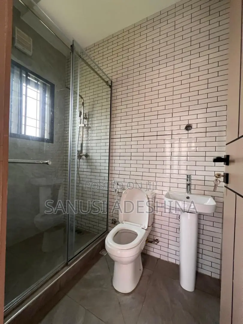 2bdrm Block of Flats in Life Camp By Nnpc for rent