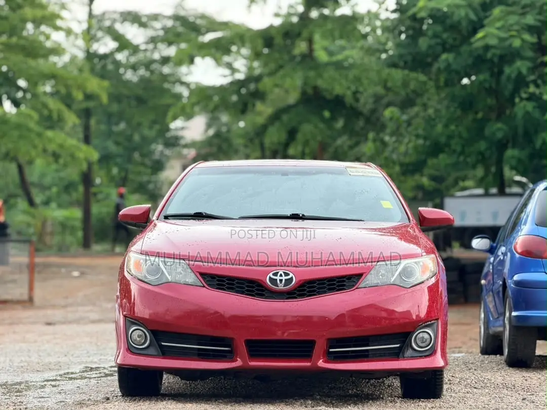 Toyota Camry 2014 Red