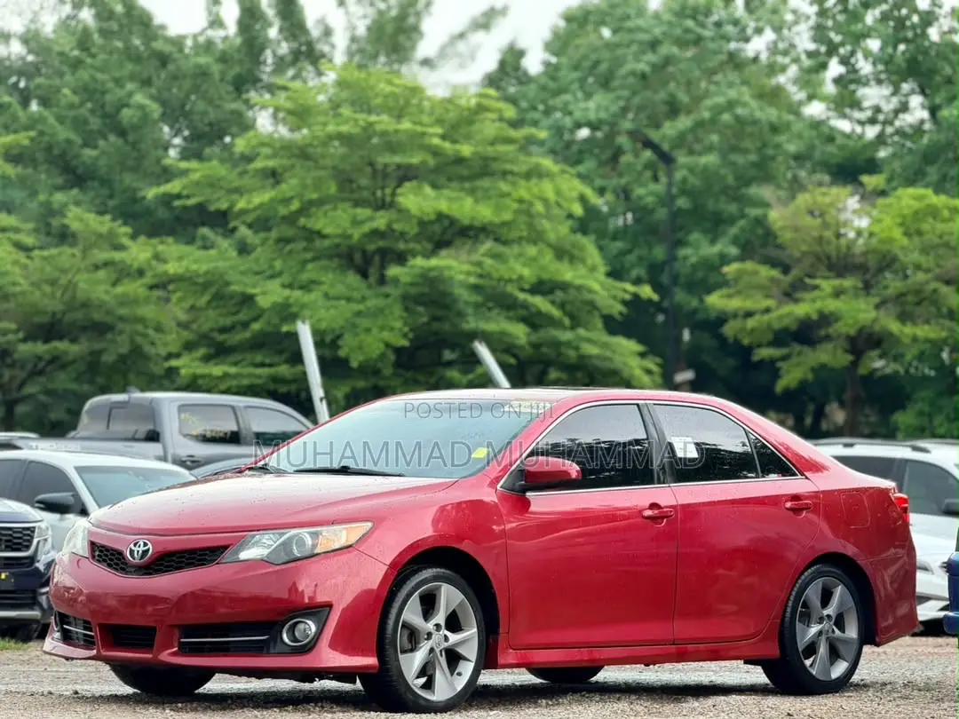 Toyota Camry 2014 Red