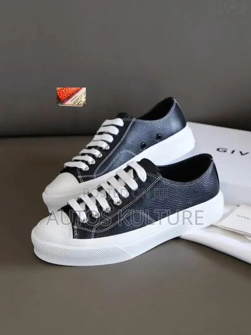 *Givenchy Logo Urban_flat Snks•* *Black Flipped Logo Paris*