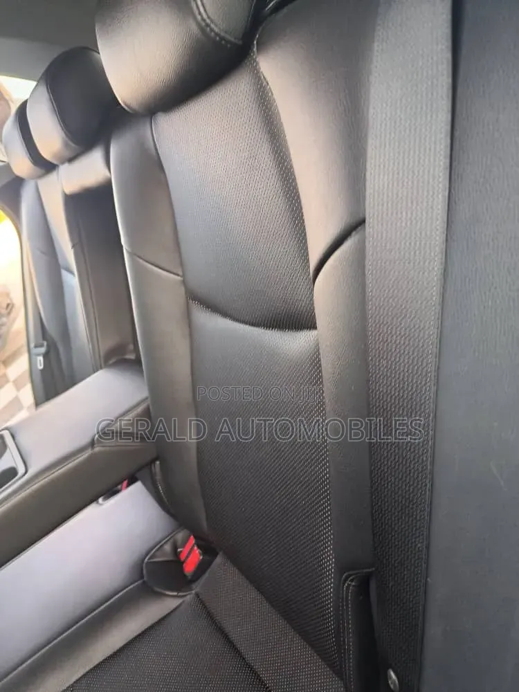 Toyota RAV4 Adventure 2021 White