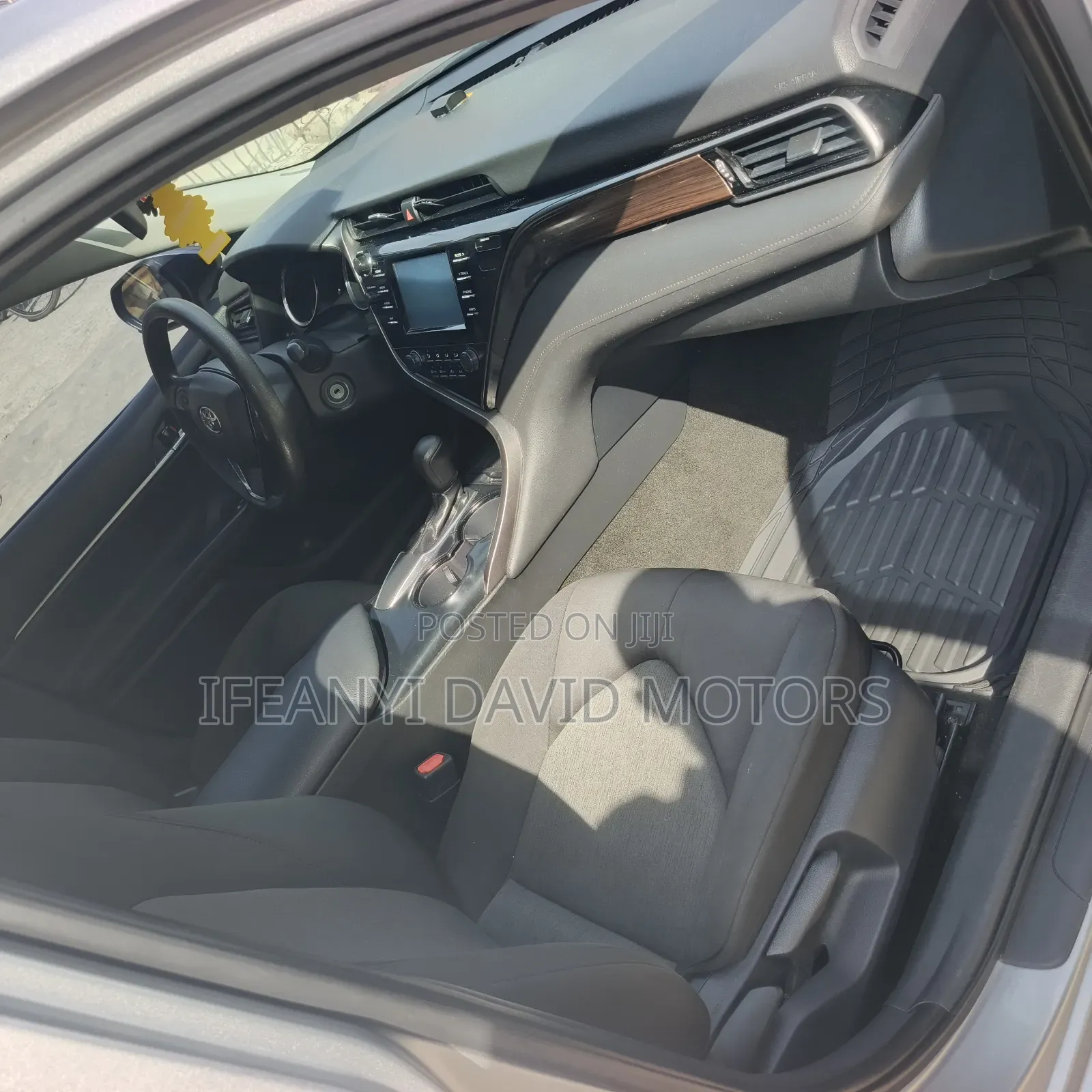 Toyota Camry LE (2.5L 4cyl 8A) 2019 Silver