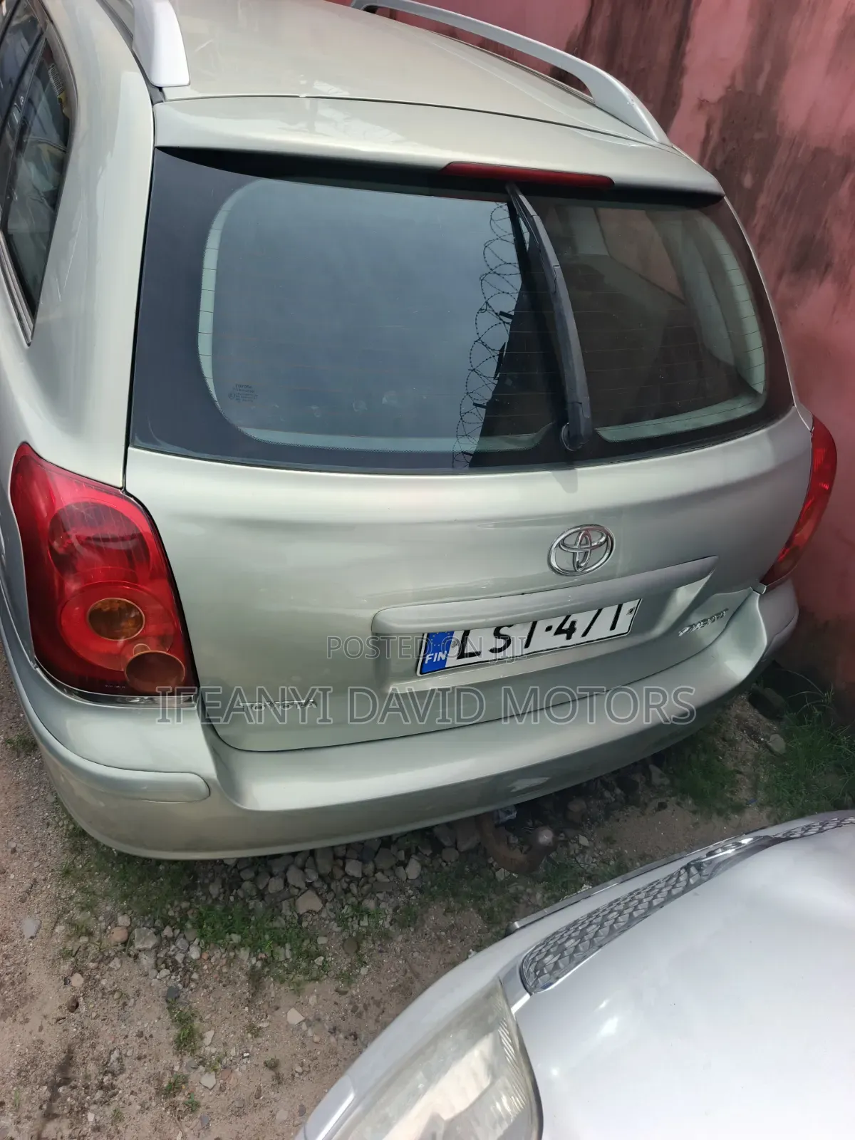 Toyota Avensis Wagon 2005 Burgundy