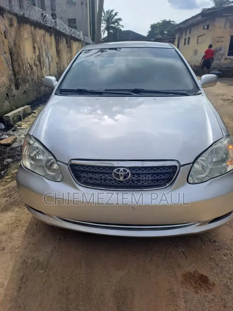 Toyota Corolla LE 2005 Silver