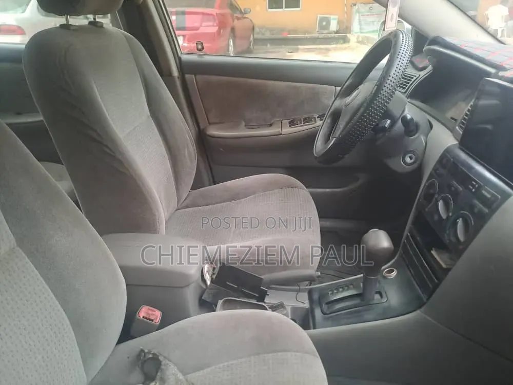 Toyota Corolla LE 2005 Silver