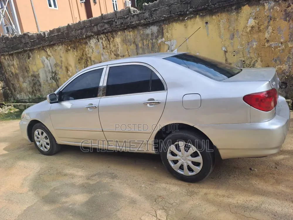 Toyota Corolla LE 2005 Silver