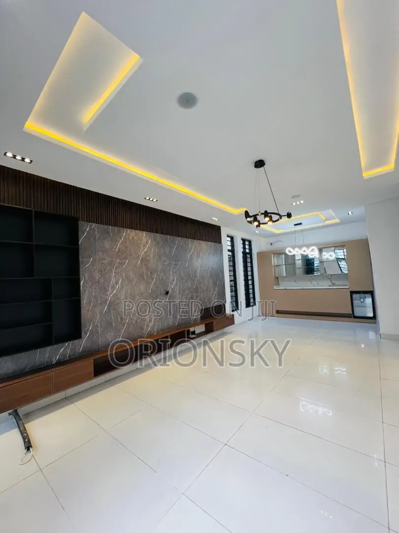 5bdrm Duplex in Megamound, Ikota for sale