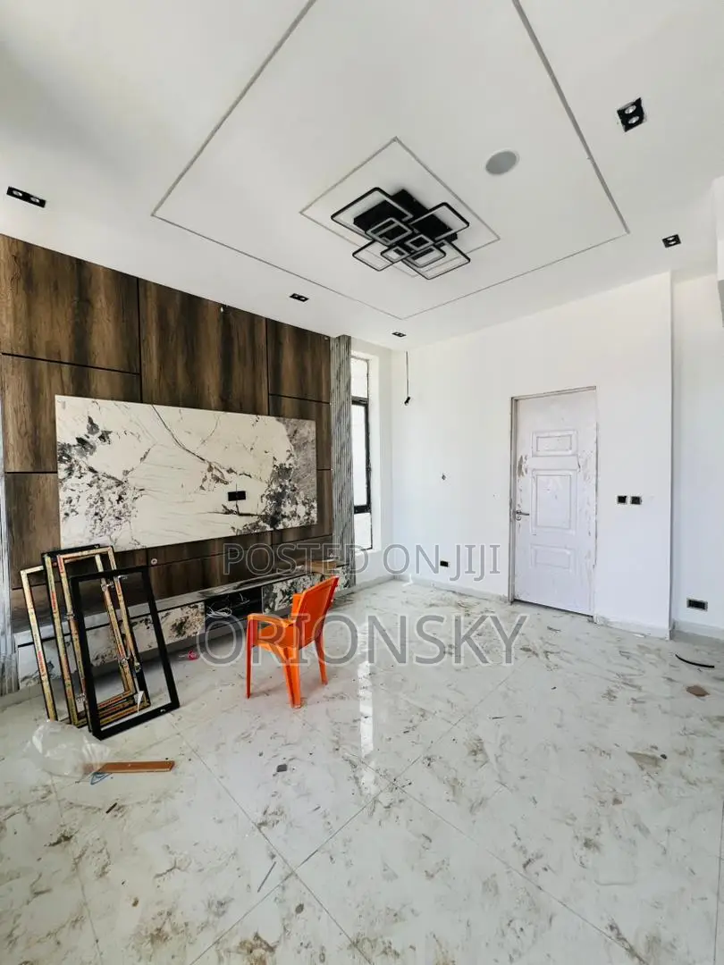 4bdrm Duplex in Ikota for sale