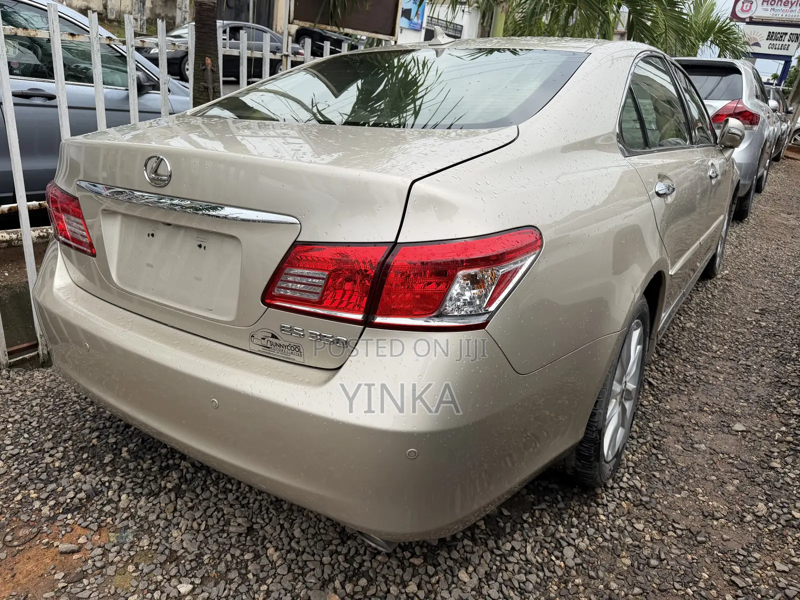 Lexus ES 350 2011 Gold
