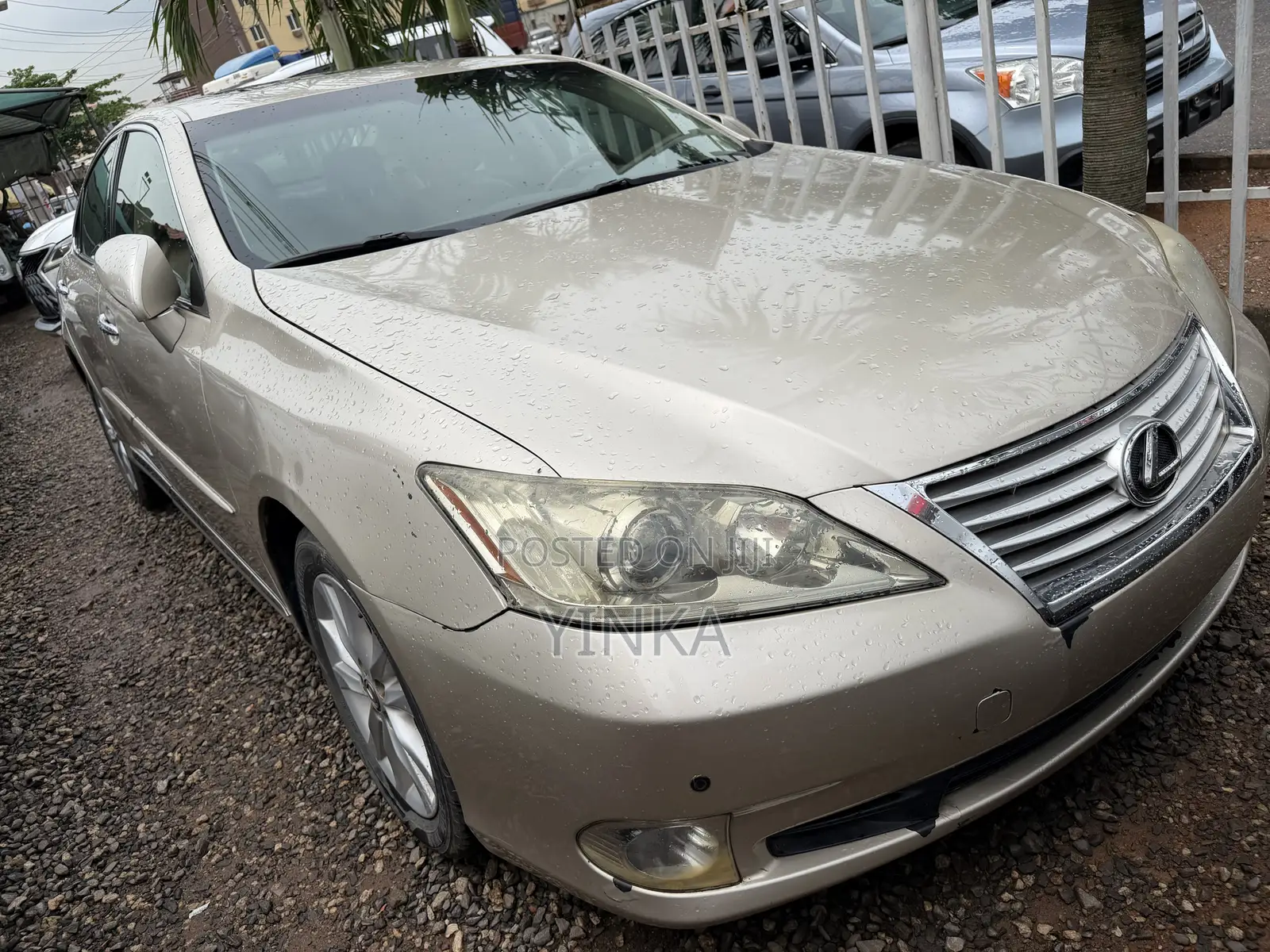 Lexus ES 350 2011 Gold