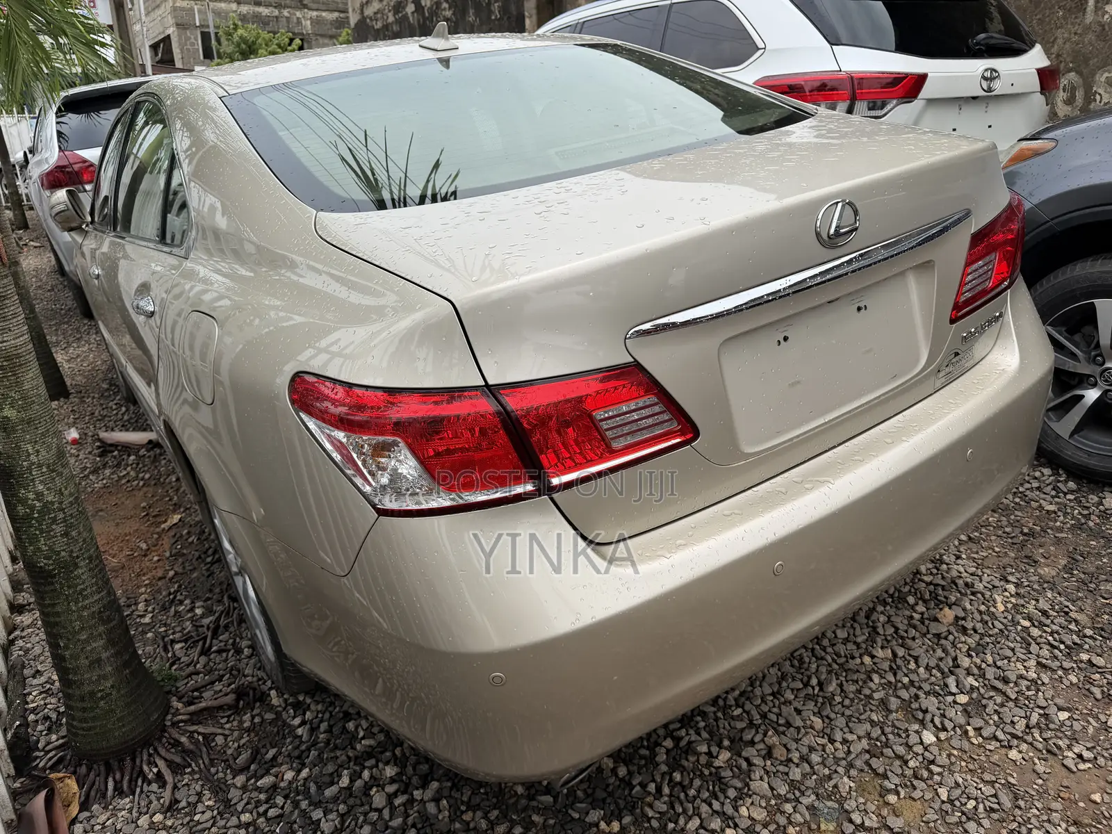 Lexus ES 350 2011 Gold