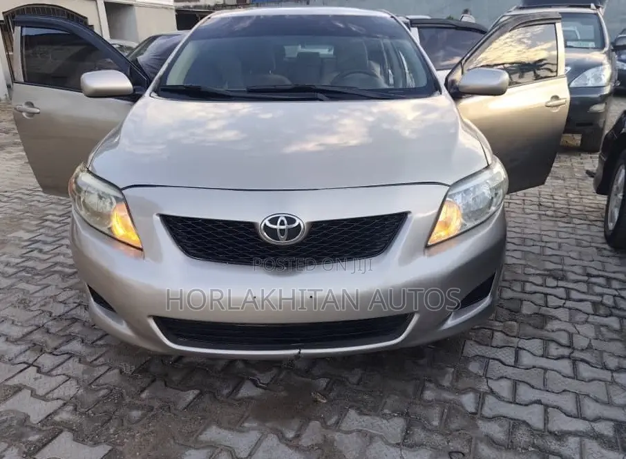 Toyota Corolla LE 4dr Sedan (1.8L 4 cyl 4A) 2009 Gold