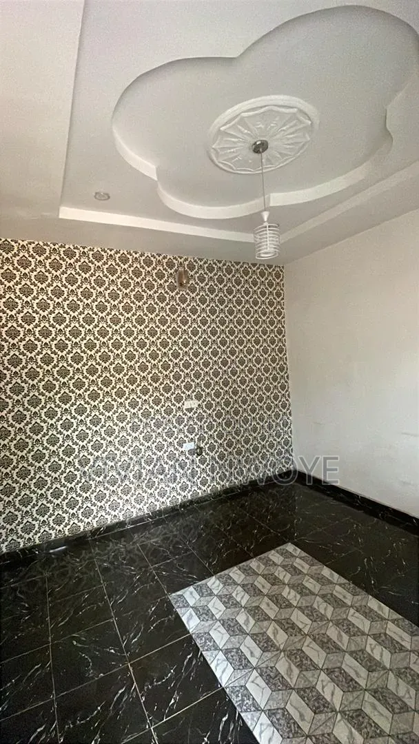 1bdrm Apartment in Auchi for rent
