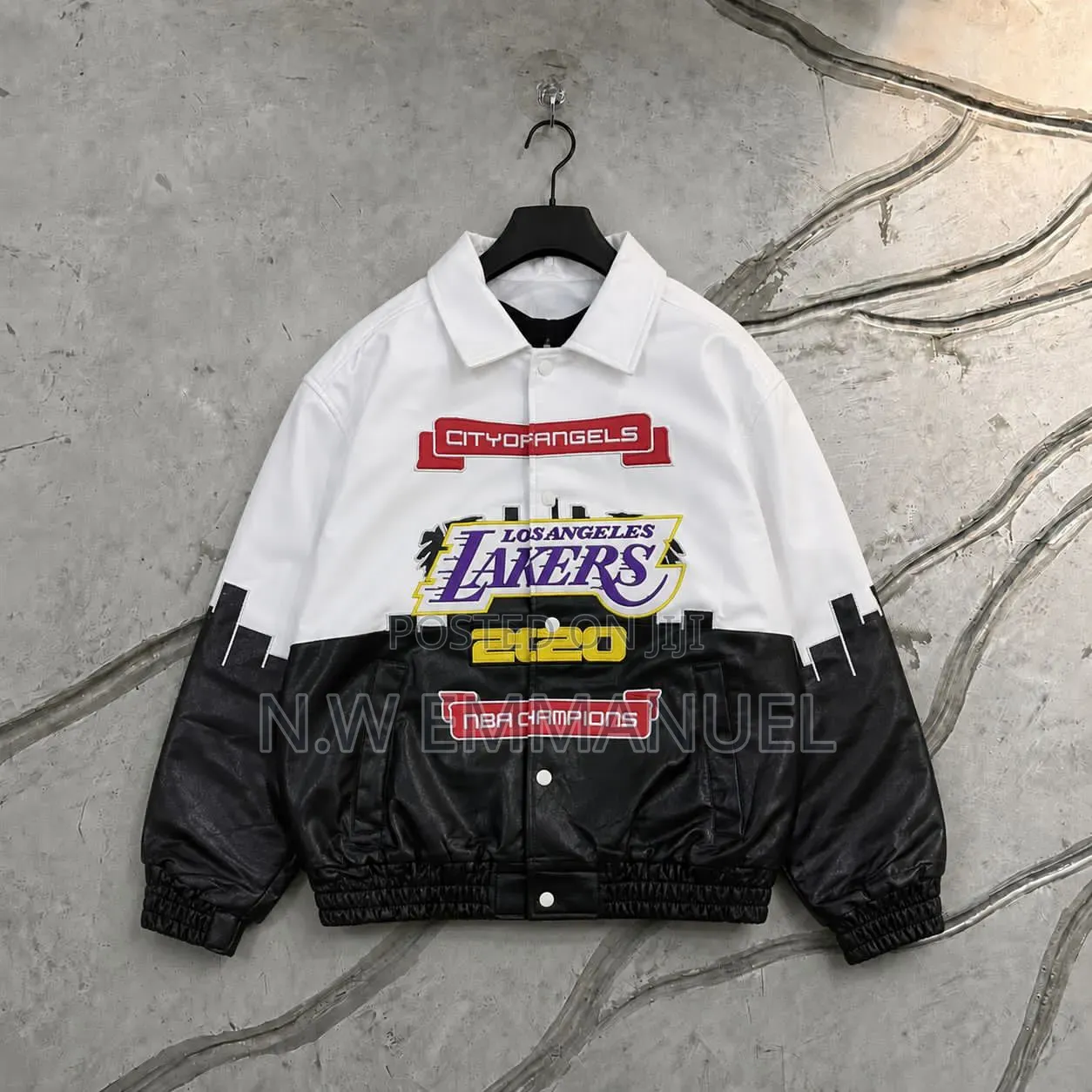 “Premium Chicago Bulls Leather Jacket – Black White (Trendy Unisex)