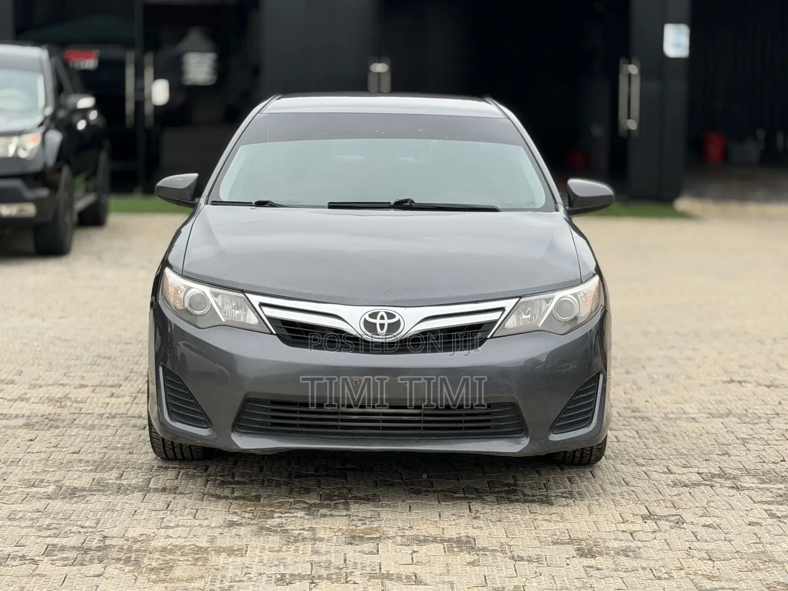 Toyota Camry LE 4dr Sedan (2.5L 4cyl 6A) 2013 Gray