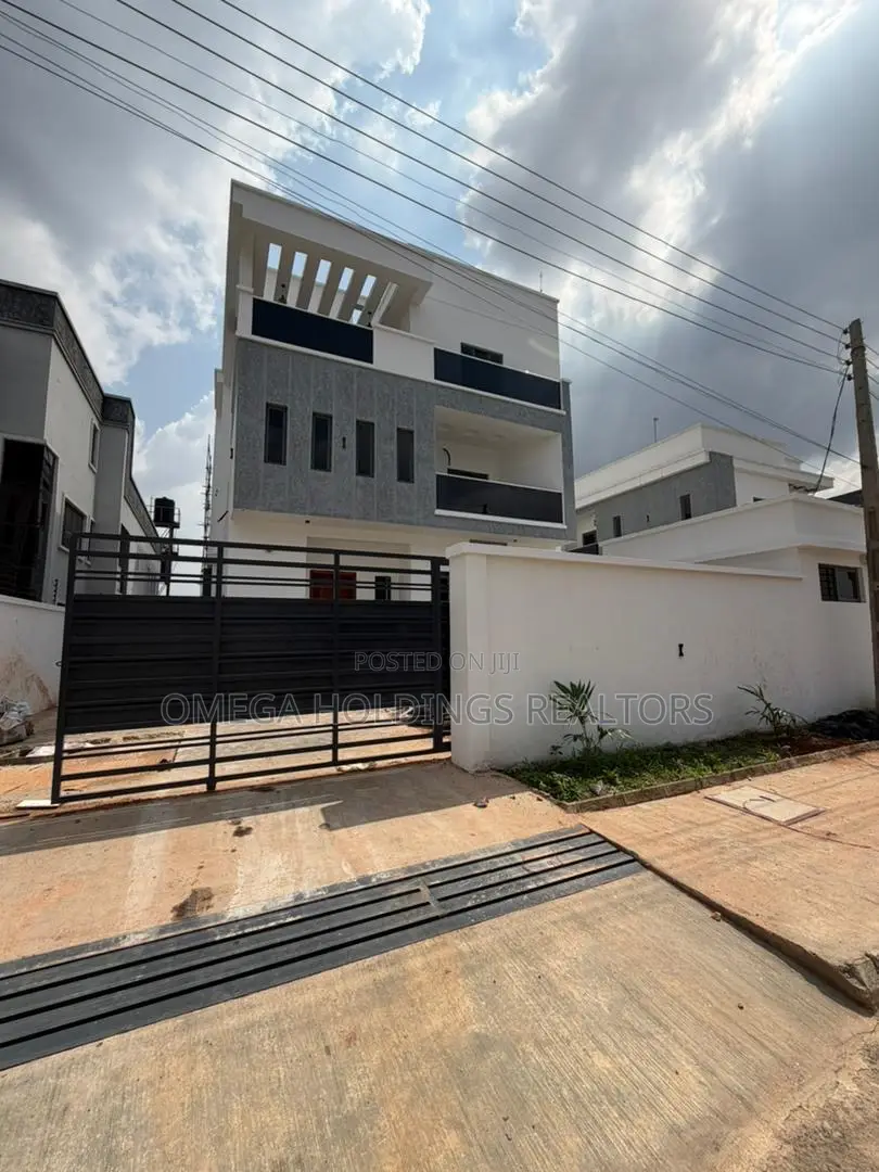 5bdrm Duplex in Kolapo Ishola Gra, Akobo for sale