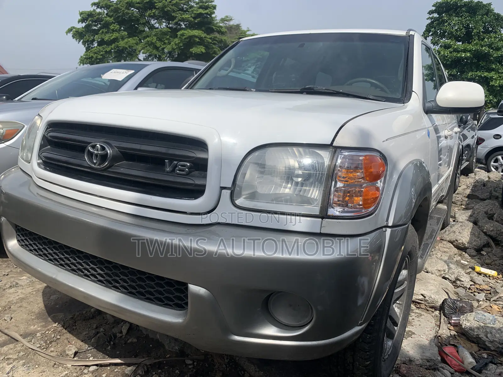 Toyota Sequoia Limited 4dr SUV 4WD (4.7L 8cyl 5A) 2005 White