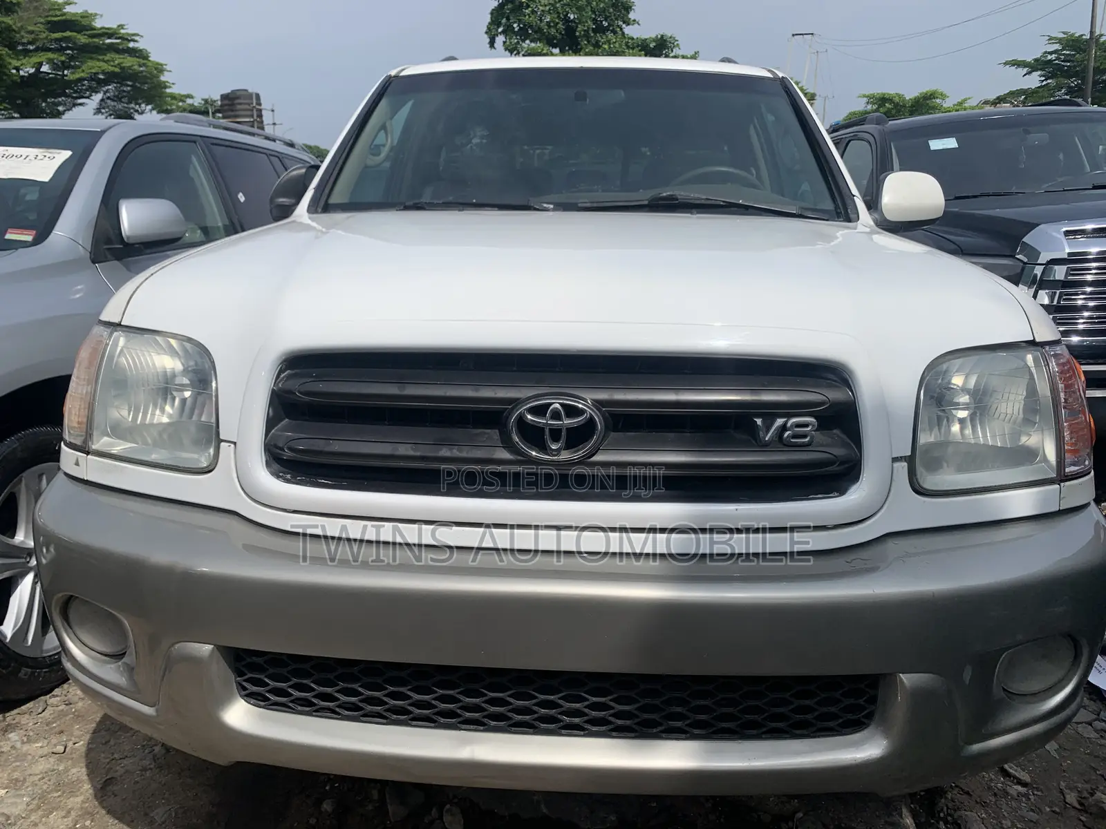 Toyota Sequoia Limited 4dr SUV 4WD (4.7L 8cyl 5A) 2005 White