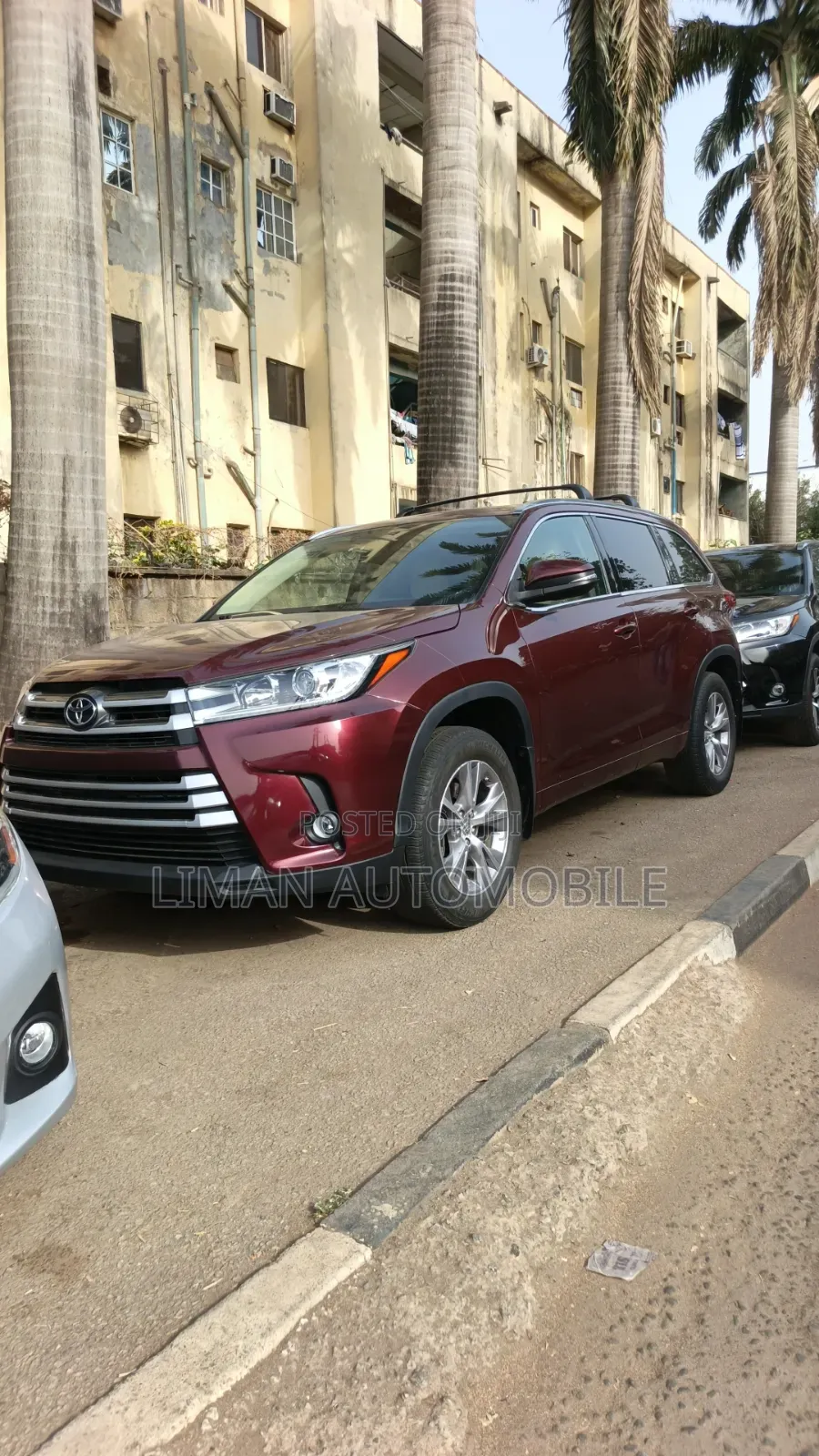 Toyota Highlander XLE 4x4 V6 (3.5L 6cyl 8A) 2018 Red
