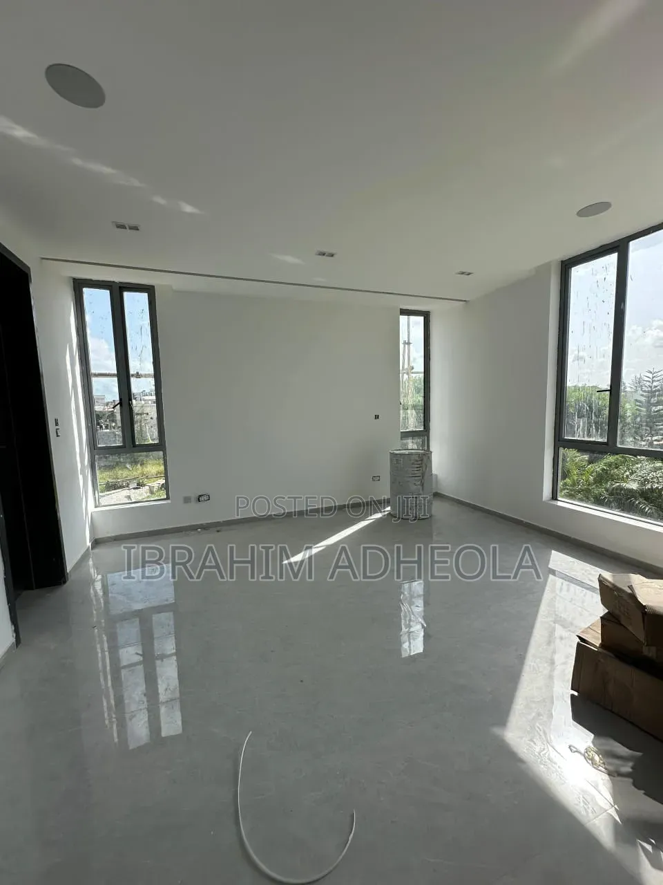 5bdrm Duplex in Parkview for sale