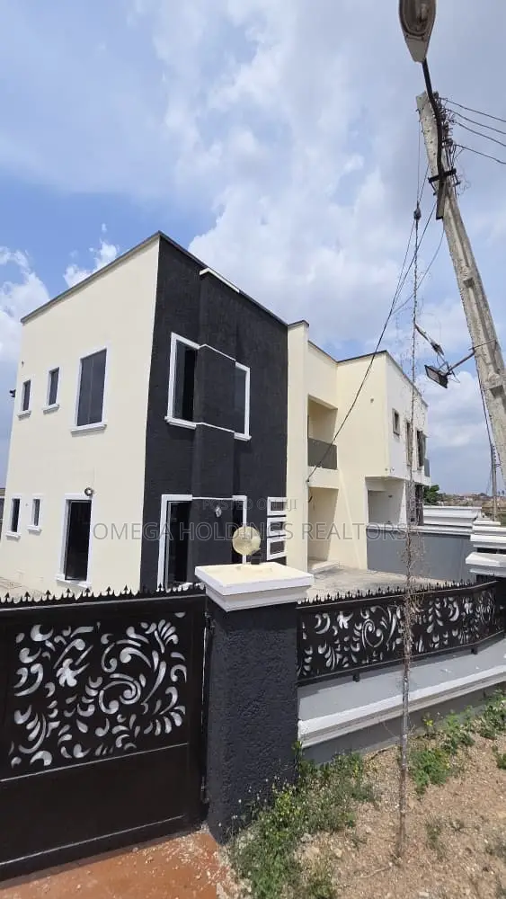 3bdrm Duplex in Carlton Gate, Akobo for sale