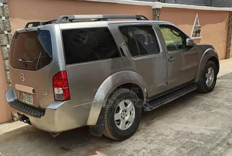 Nissan Pathfinder 2007 Silver