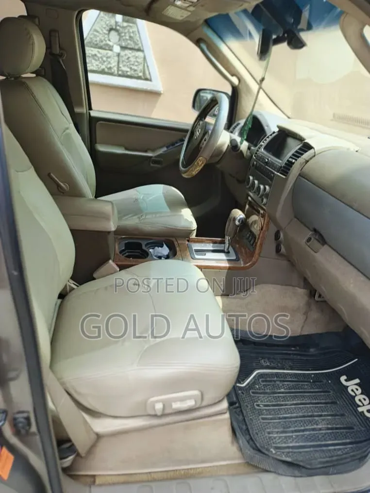 Nissan Pathfinder 2007 Silver