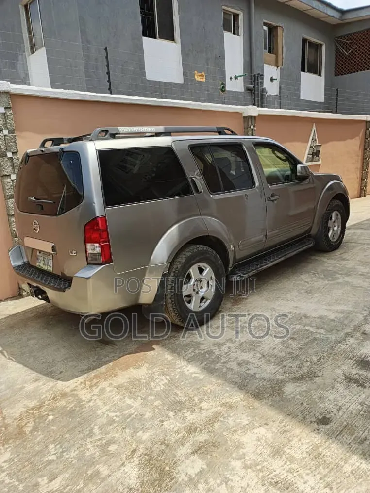 Nissan Pathfinder 2007 Silver