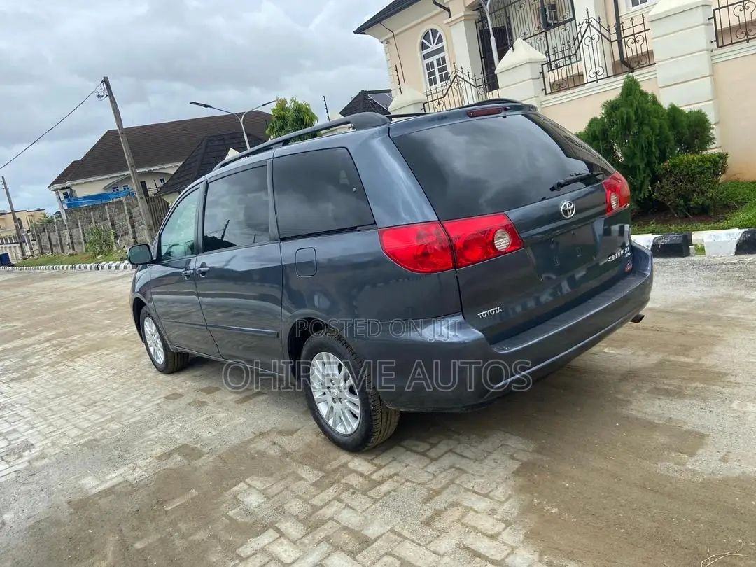 Toyota Sienna 2007 Gray